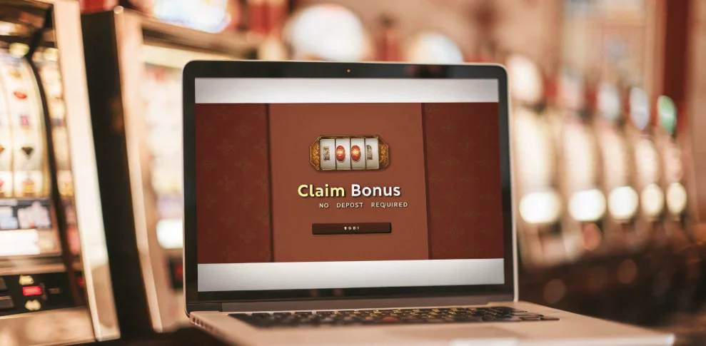 A casino website displaying a bonus offer for new users with no deposit required.